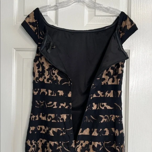 Tadashi Shoji Textured Lace Mermaid Gown black nude illusion size 8 - Picture 10 of 12